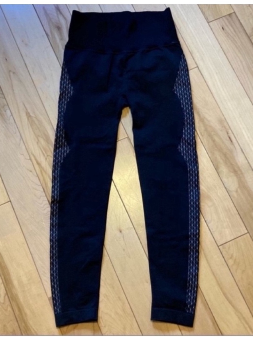 925Fit black and white leggings size two (2)